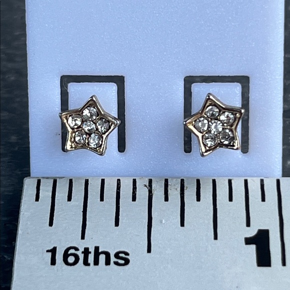 Vintage Star Shaped Crystal Stud Earrings; NWOT - Picture 2 of 3